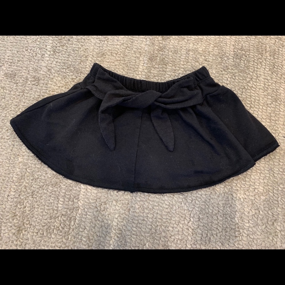 Koalakids baby skirt in black. 6-9 months